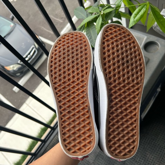 VANS! - Picture 3 of 12